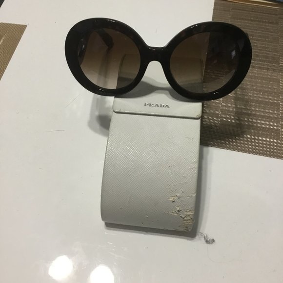 prada minimal baroque eyewear